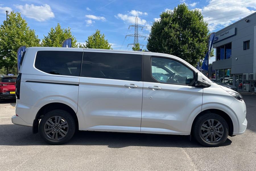 Ford TOURNEO CUSTOM Photo autoimg-d63cec61ca58b2c2d85cec05060f8d3fb673e136.jpg