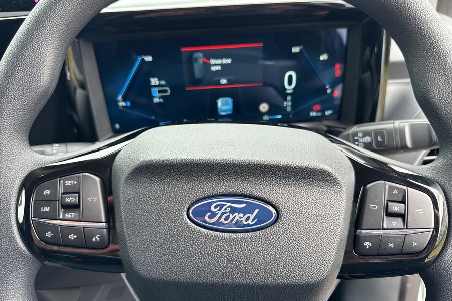 Ford E-TRANSIT COURIER Photo autoimg-d6415626e6778e25bf47bcce2308add84057eee3.jpg