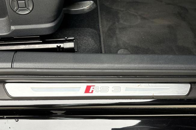 AUDI RS3 Photo 24