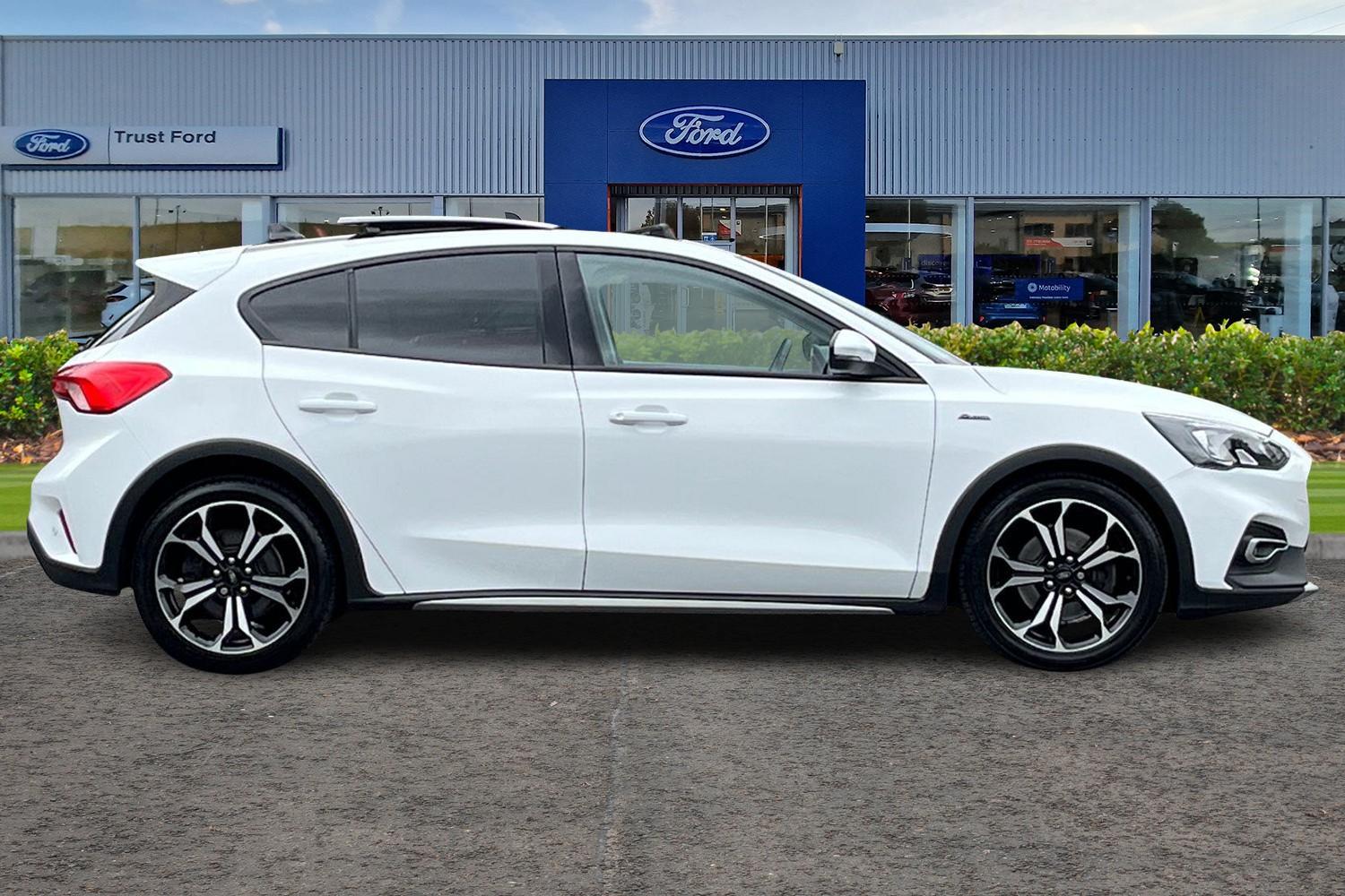 Ford Focus Photo 2