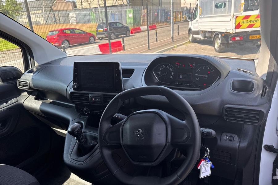 Peugeot PARTNER Photo autoimg-d647bd8e247a5071cf2b5cdb2c2ca593190d119a.jpg