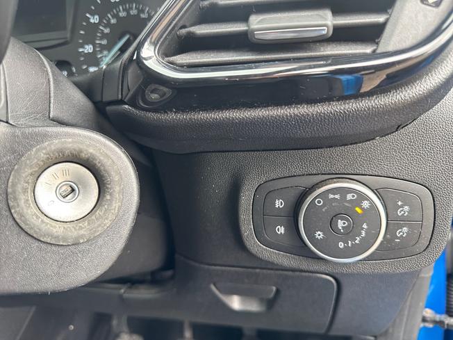 FORD Fiesta Photo 26
