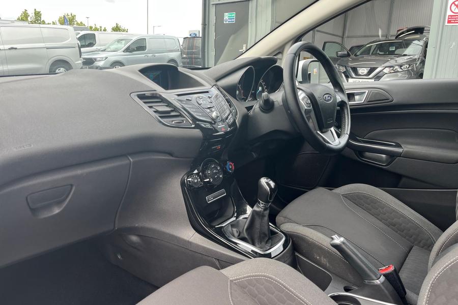 Ford FIESTA Photo autoimg-d64e270cad512c29c7f508277da55b15d65f4e78.jpg