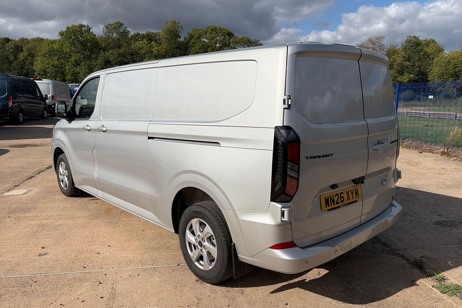 Ford TRANSIT CUSTOM Photo 1