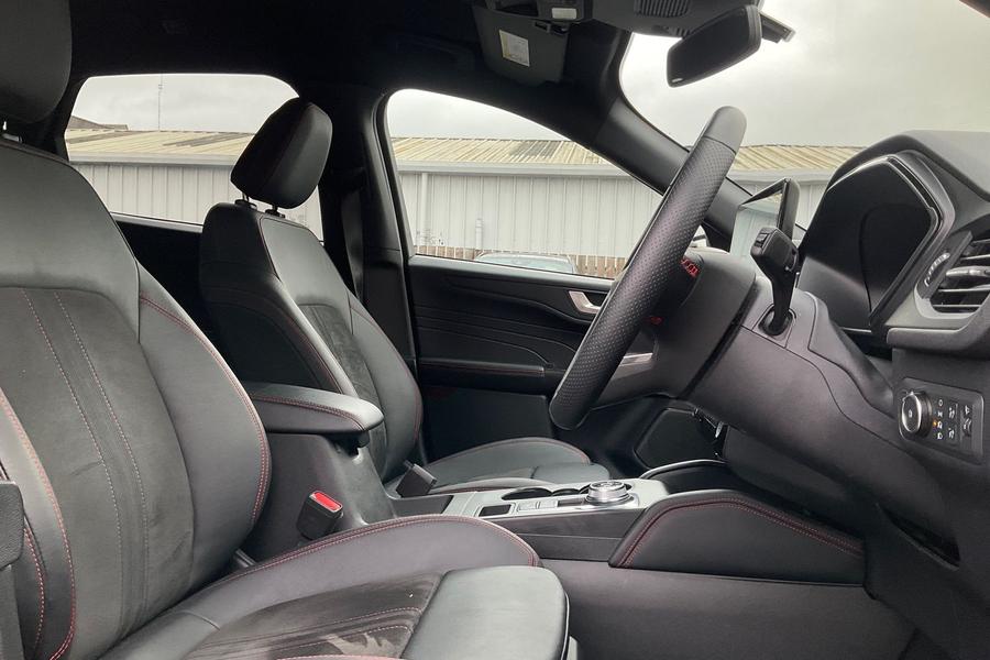 Ford KUGA Photo autoimg-d6507769fc6a7e2287c5f7044ff818069bf92e54.jpg