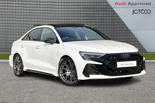 AUDI RS3 Photo 1