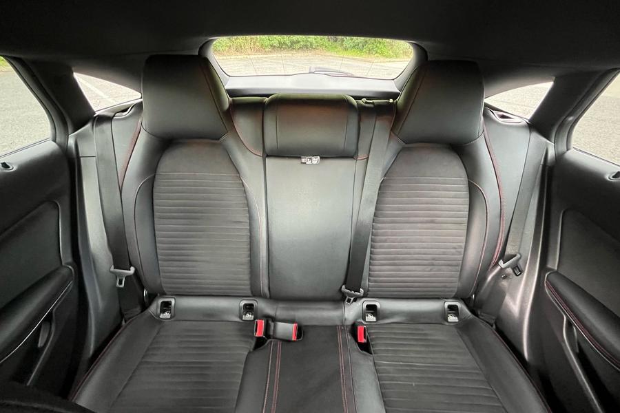 Mercedes-Benz CLA Photo autoimg-d65158acda3ac4d7143bc89030b19011051586d1.jpg