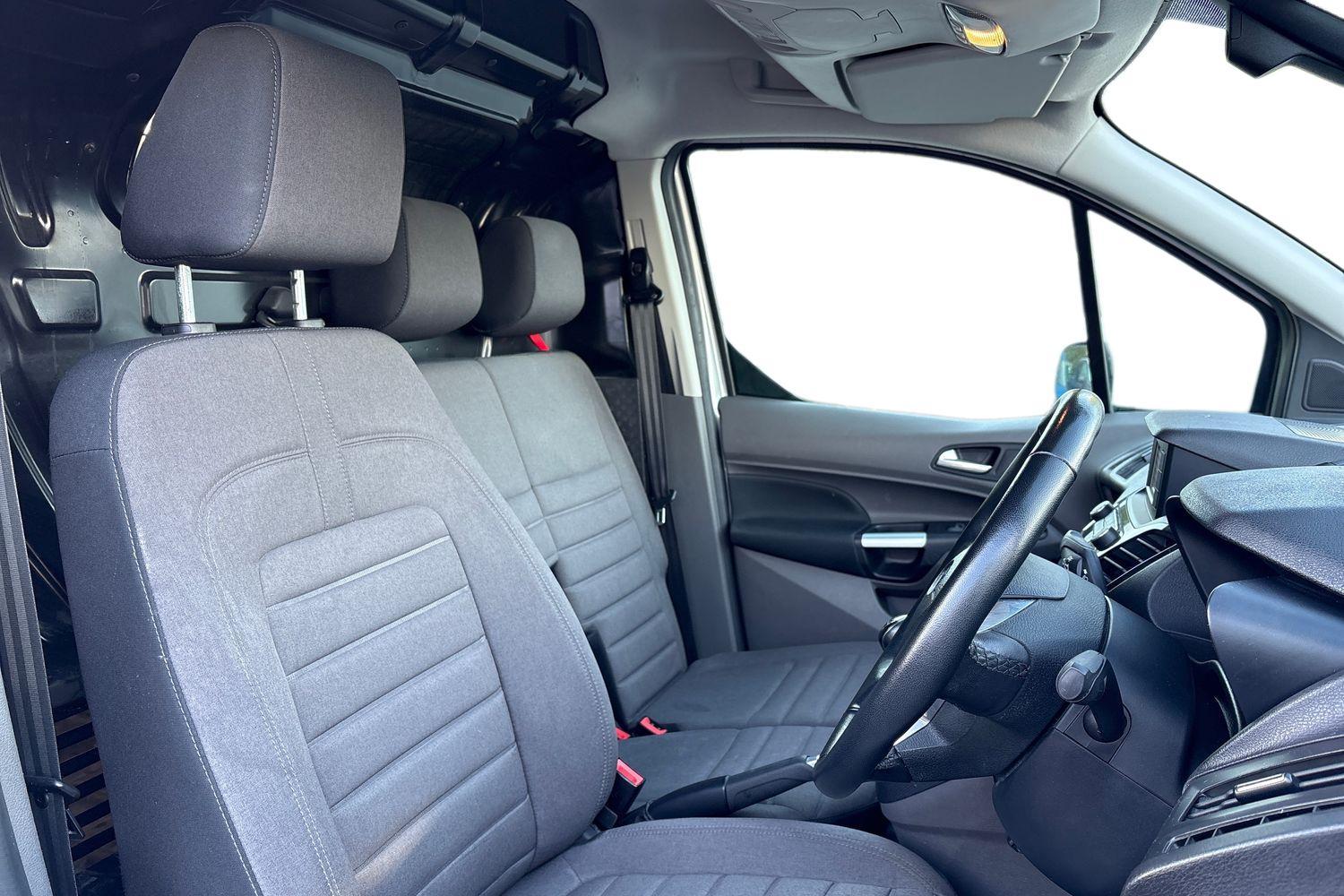 Ford TRANSIT CONNECT Photo 10
