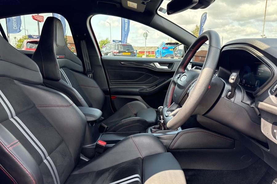 Ford FOCUS Photo autoimg-d6559ed4e58c649b67967b608d53d40dc93d68e7.jpg