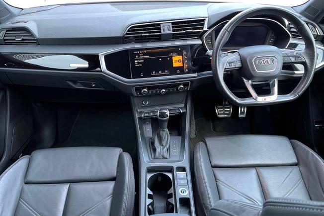 AUDI Q3 Photo 11