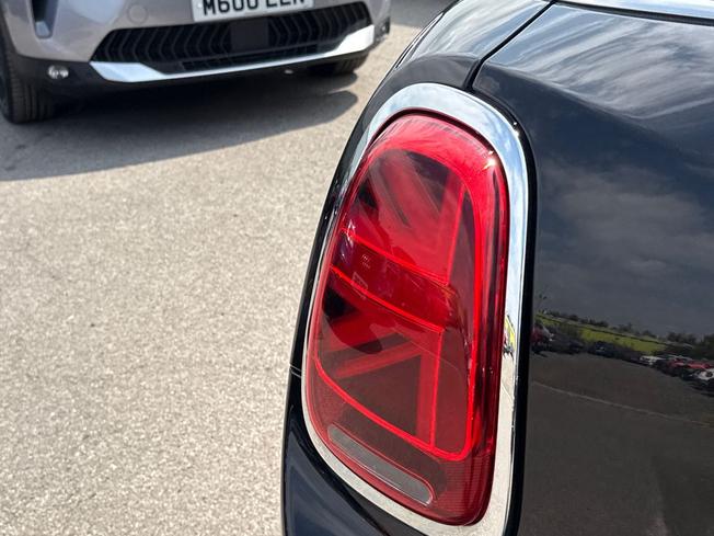MINI Hatch Photo 18