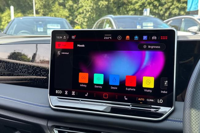 VOLKSWAGEN Tiguan Photo 44