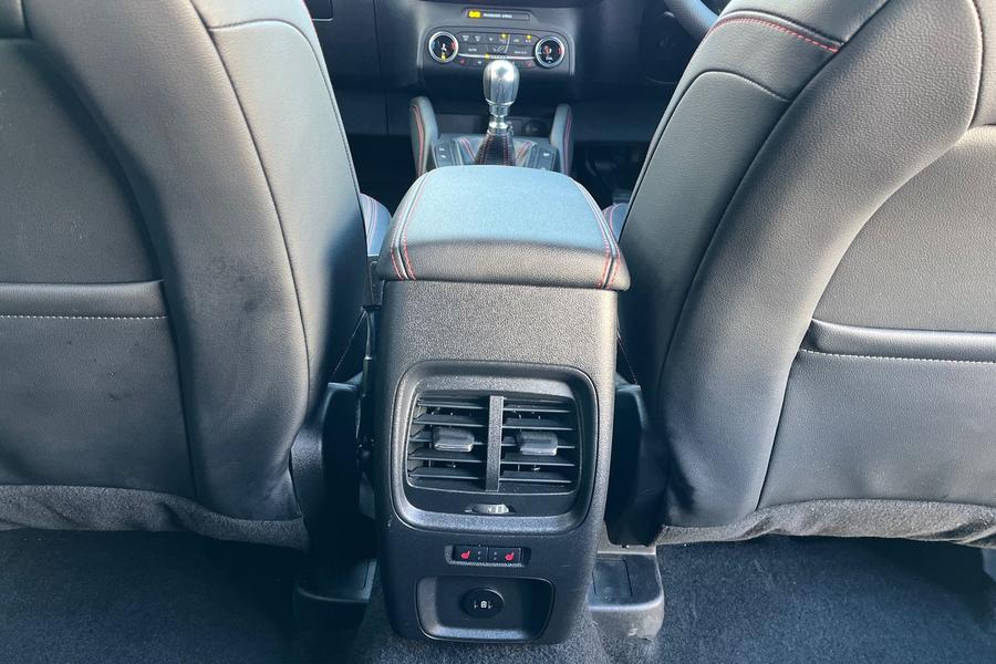 Ford Kuga Photo autoimg-d662a5f2e2f169fe908c0818736291a7875120eb.jpg