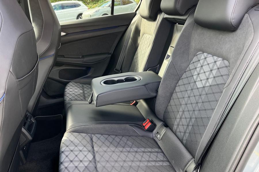 Volkswagen Golf Photo autoimg-d667058527edc3fcd696eb8f8e28281a13354b86.jpg