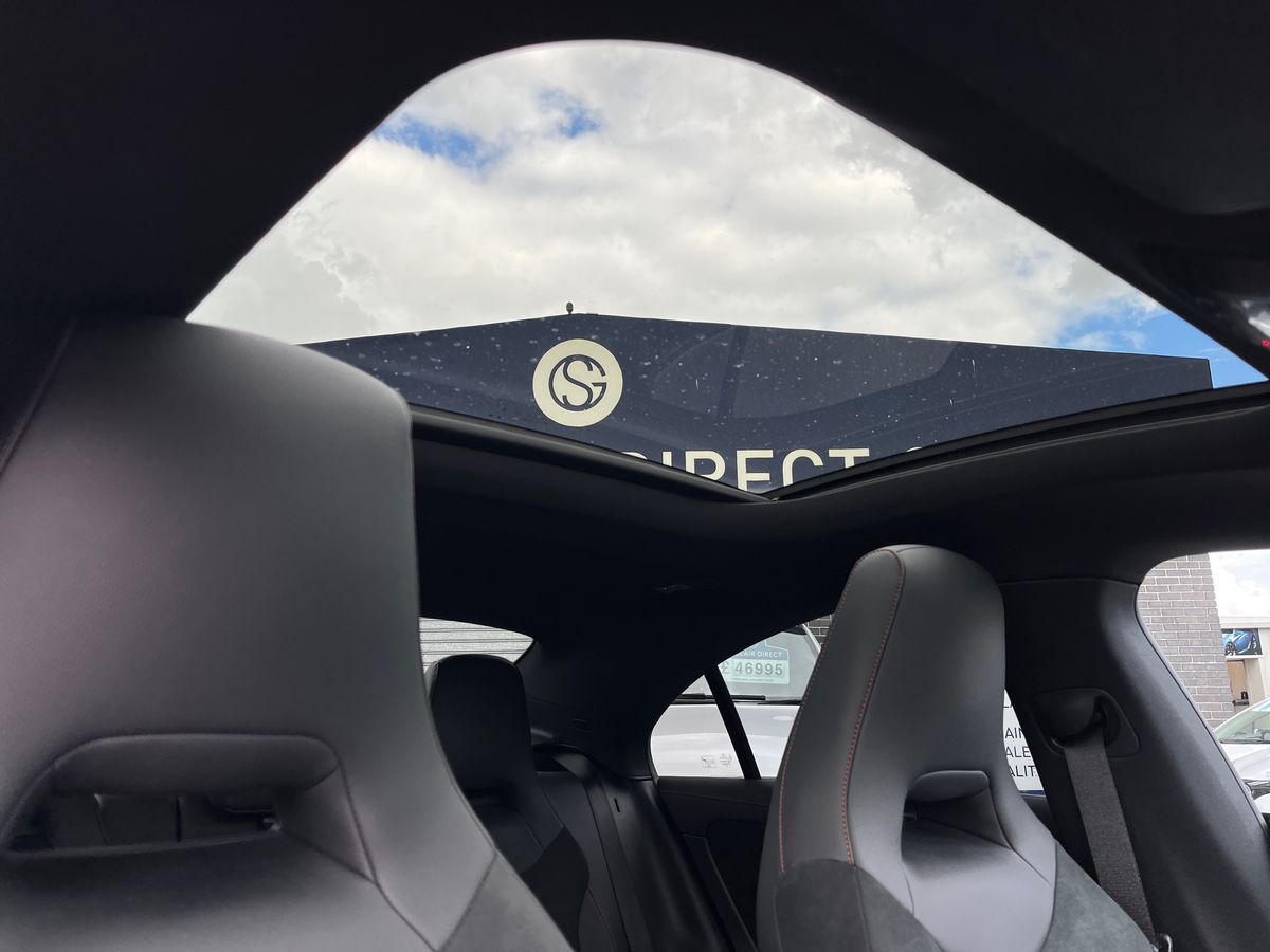 Mercedes-Benz CLA Photo 17