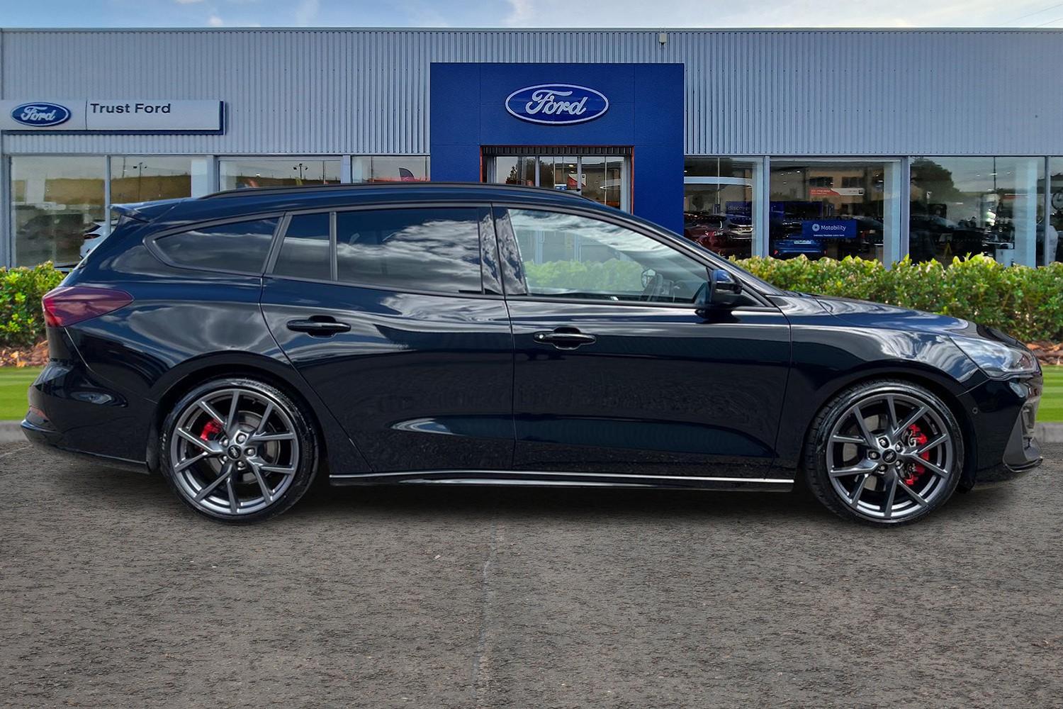 Ford Focus Photo 2