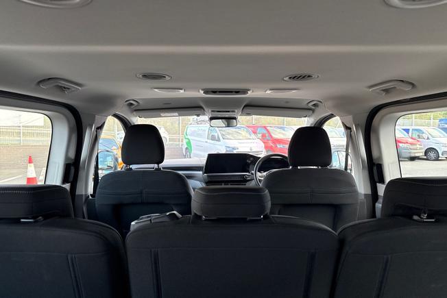 VOLKSWAGEN Transporter Shuttle Photo 50