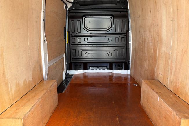VOLKSWAGEN Crafter Photo 12