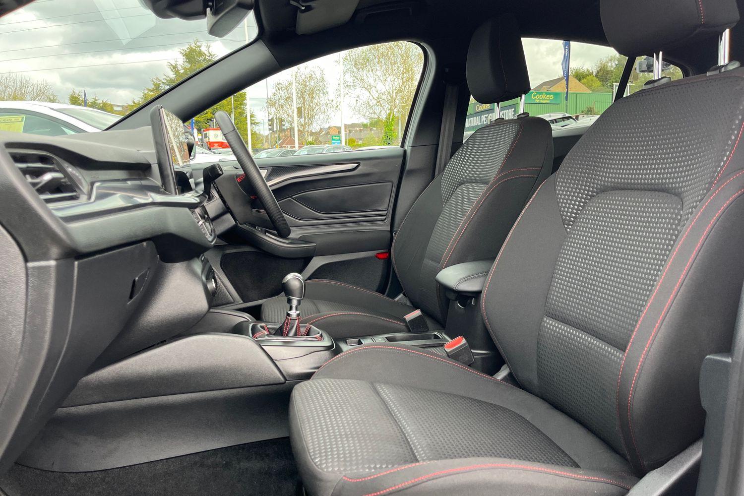 Ford Focus Photo 18