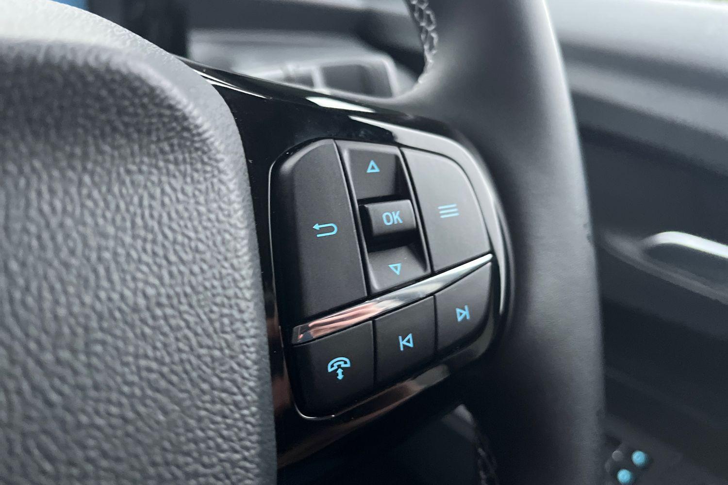 Ford E-Tourneo Courier Photo 37