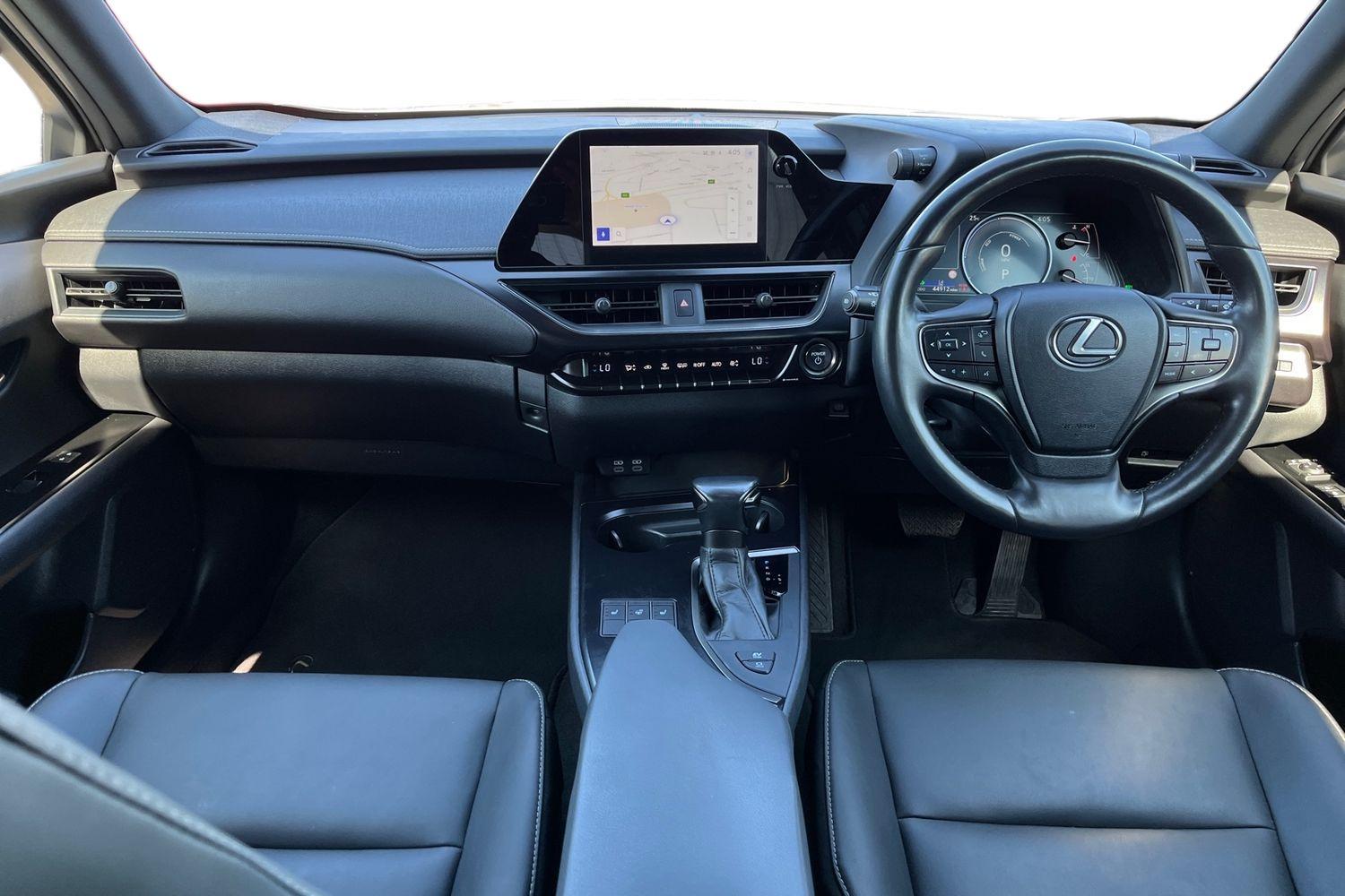Lexus UX Photo 9