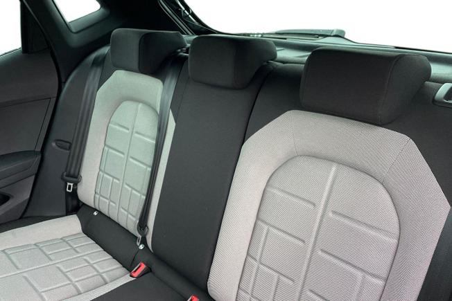 SEAT Ibiza Photo 9