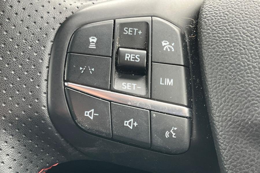 Ford KUGA Photo autoimg-d6783f52ebddff819192ca1f6de7f528b3874089.jpg