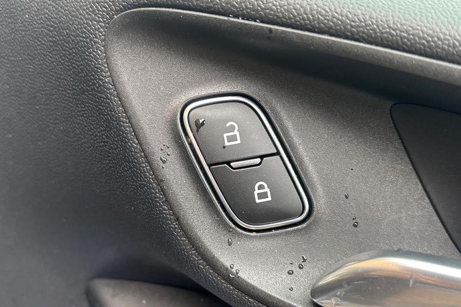 Ford Fiesta Photo autoimg-d678cb5d8f570bba101fcdb345f4e42a613e4705.jpg