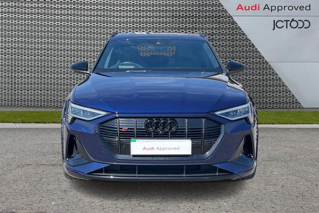 AUDI E-Tron S Photo 8