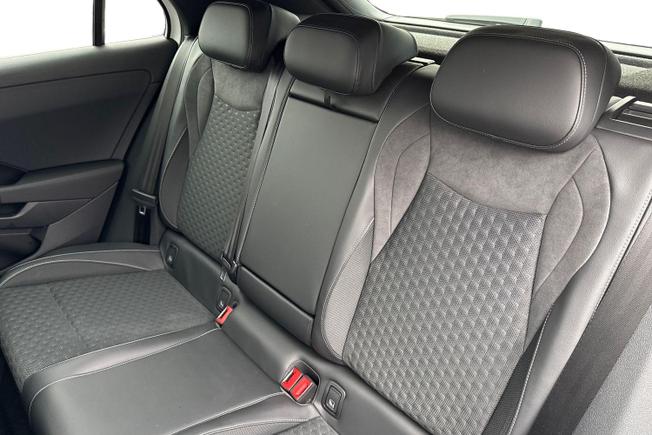 VOLKSWAGEN T-Roc Photo 9