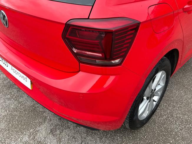 VOLKSWAGEN Polo Photo 18