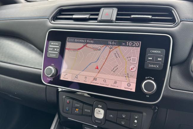 NISSAN Leaf Photo 14
