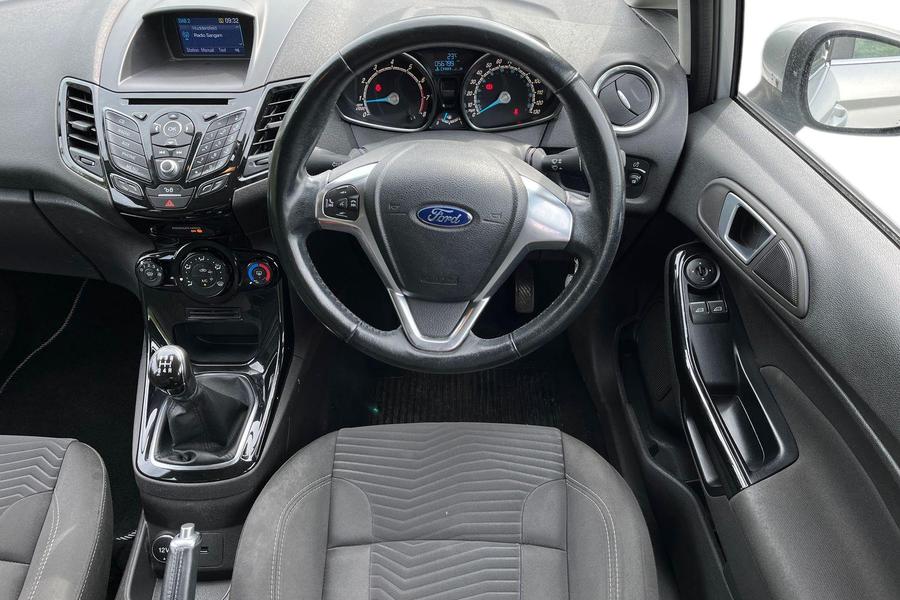 Ford FIESTA Photo autoimg-d68503dfa59389a6be284fea6a778d1296a6e7d9.jpg