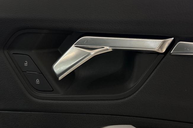 AUDI Q3 Photo 26