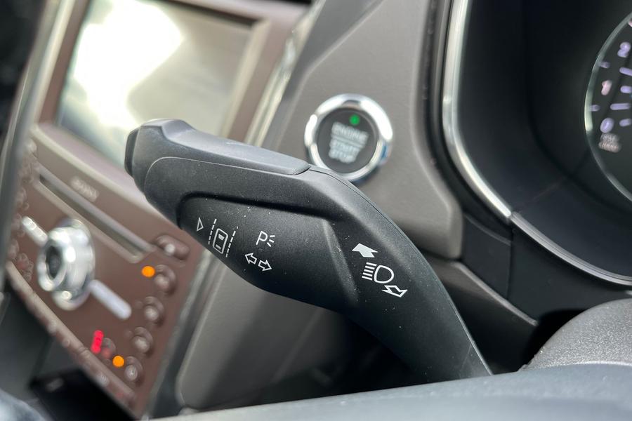 Ford MONDEO Photo autoimg-d6890693045ab3b9596120e1ea54a395fd464f55.jpg