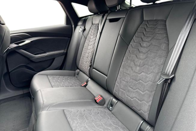 AUDI  A6 Sportback Black Edition e-tron 210,00 kW Photo 9
