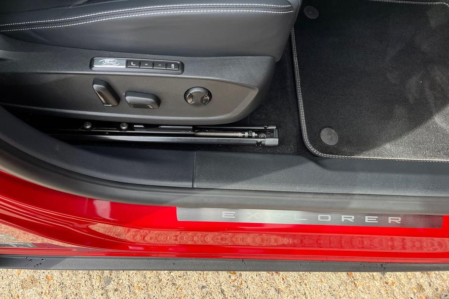 Used Ford EXPLORER 37