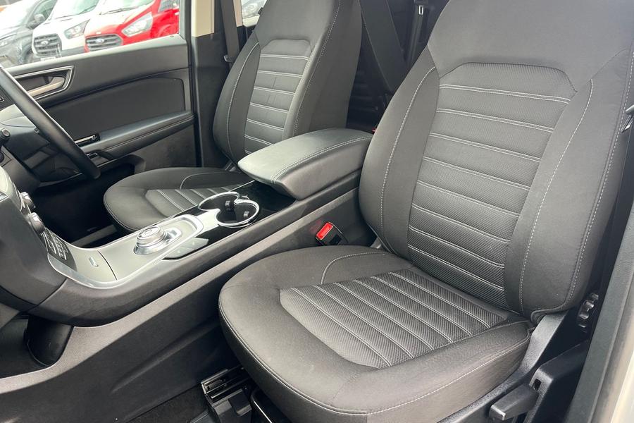 Ford GALAXY Photo autoimg-d68ff835f7a67e02032897f4fb56d26b96381f34.jpg