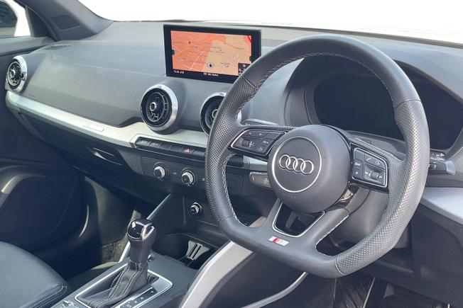 AUDI Q2 Photo 6