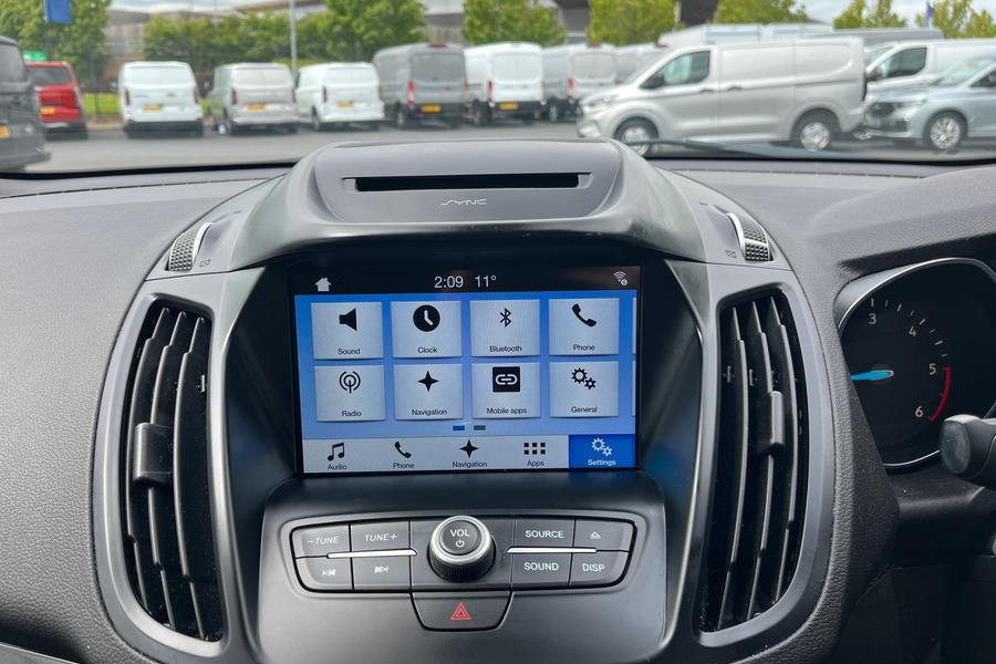 Ford KUGA Photo autoimg-d69398c5ac28015cb6456dd724fb187012a4406e.jpg