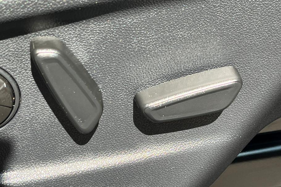 Used Ford TRANSIT CUSTOM WV26XGM 30