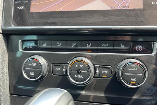 Volkswagen Golf Photo autoimg-d69a255bd5022e7073540e02cfa72f76401f66df.jpg
