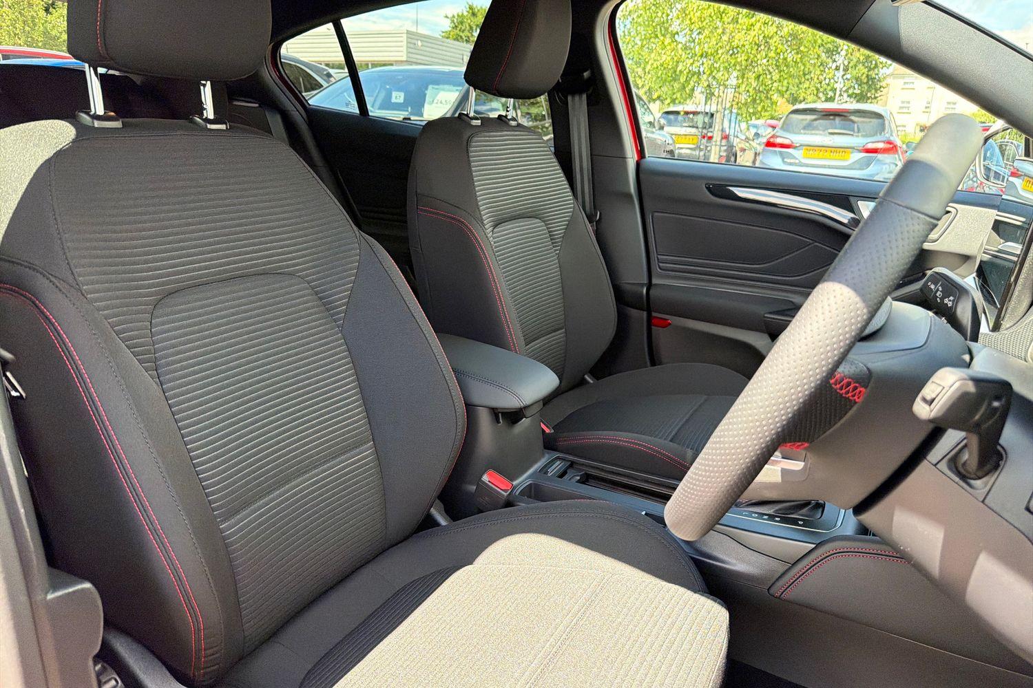 Ford FOCUS Photo 16