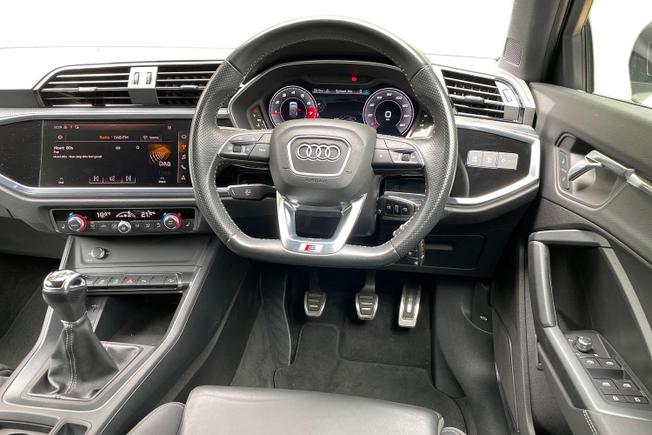 AUDI Q3 Photo 11