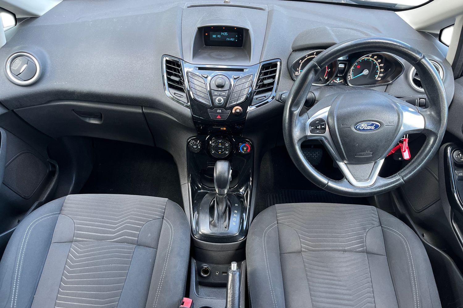 Ford FIESTA Photo 9