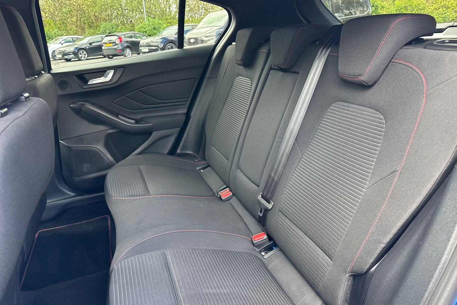 Ford FOCUS Photo 34