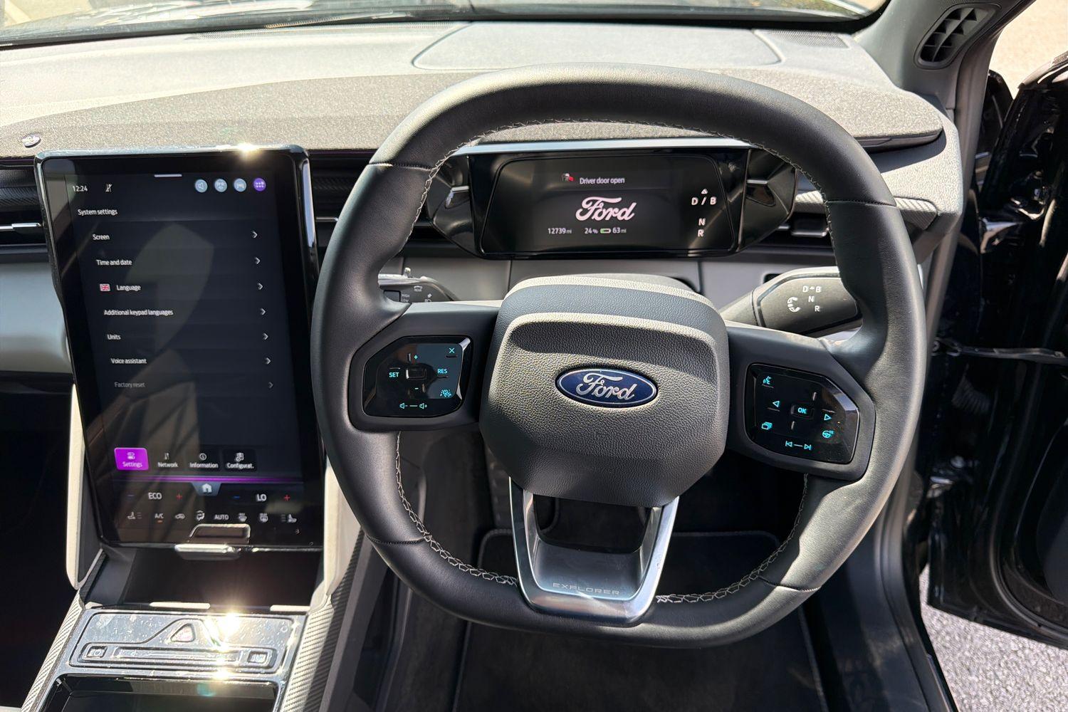 Ford EXPLORER Photo 11