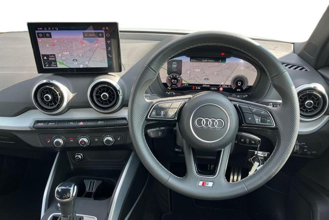 Audi Q2 Photo 11