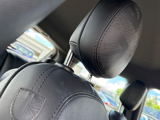 MINI Hatch Photo 25