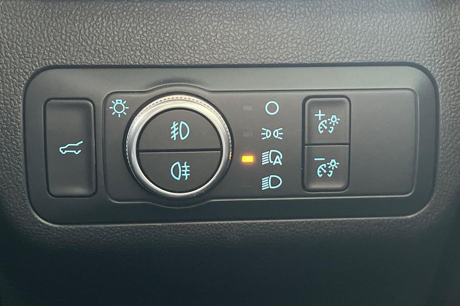 Ford KUGA Photo autoimg-d6aa0fee91d8589d4adf9169812969638c86b38f.jpg